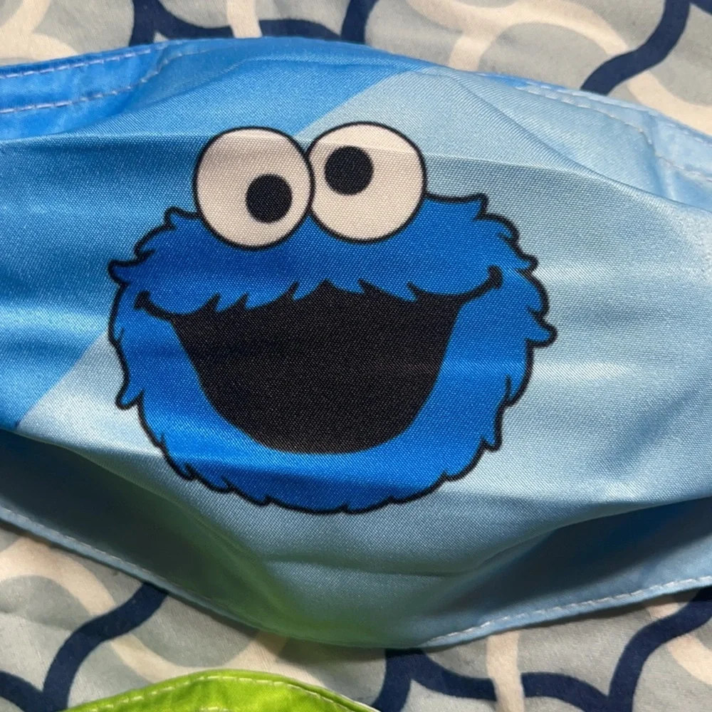 New set/3 Sesame Street face masks